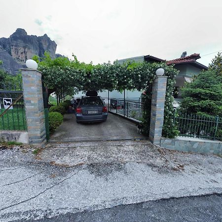 Postmans Apartment Under Meteora Kalabáka Exterior foto
