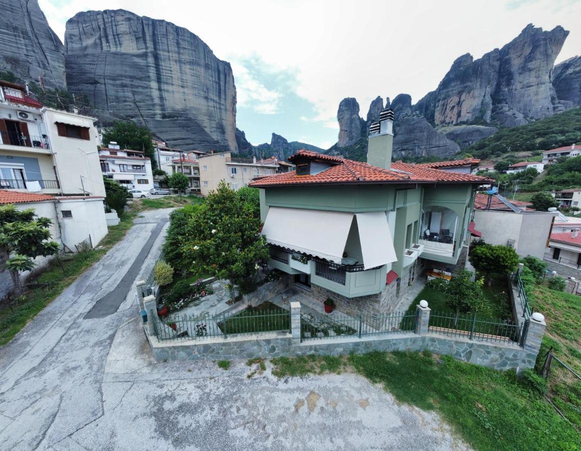 Postmans Apartment Under Meteora Kalabáka Exterior foto